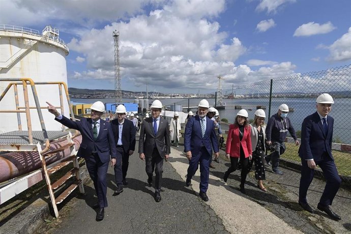 El presidente de la Xunta y del Partido Popular, Alberto Núñez Feijóo, en Mugardos.