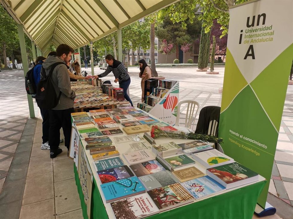 Esyand de la UNIA en la fiesta del Libro de la UJA