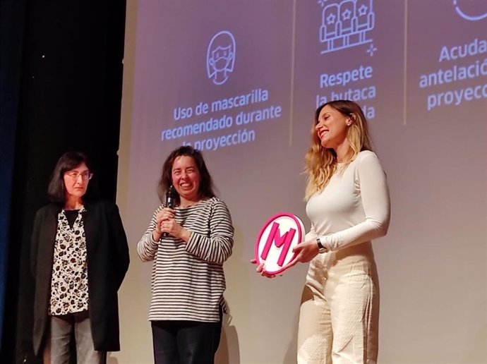 La cineasta Laura Hojman recibe en Logroño el premio 'Mujeres en el Arte'