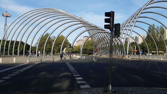 Archivo - Avenida Ilustración de Madrid.