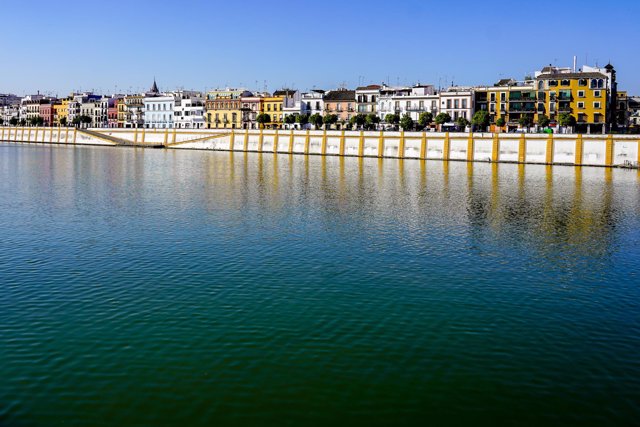 Barrio de Triana y rio Guadalquivir de Sevilla