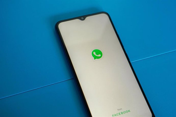 Archivo - WhatsApp crea una nueva interfaz de llamadas de voz en grupo con ondas de sonido