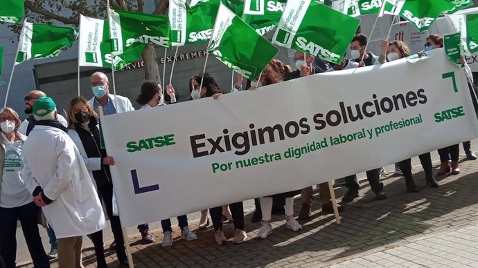 Satse se concentra frente al SES en Mérida