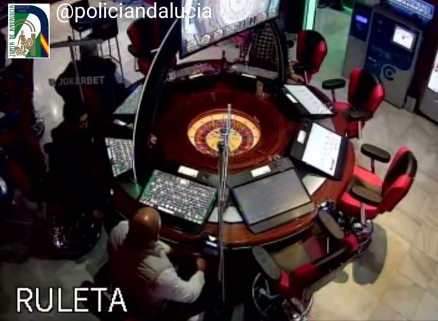 Detenido por estafar más de 17.000 euros manipulando ruletas en salones de juegos de la provincia