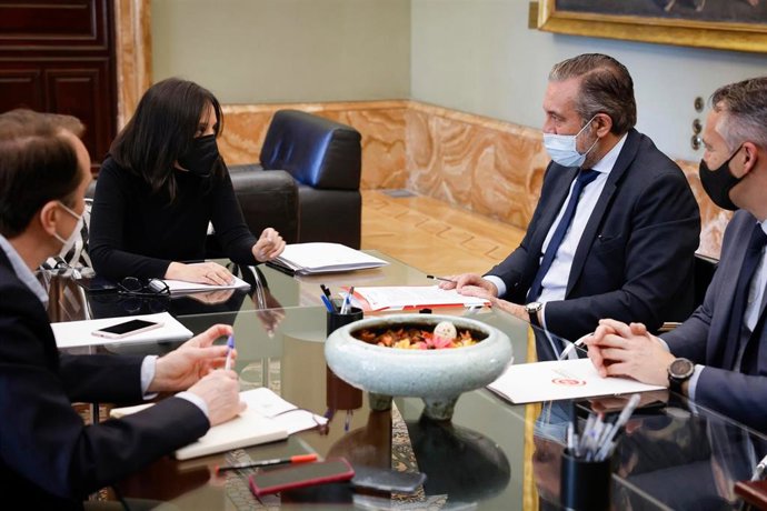Archivo - La delegada del Gobierno en Madrid, Mercedes González, se reúne con el consejero de Presidencia, Justicia e Interior de la Comunidad de Madrid, Enrique Lopez, para hablar del problema de las bandas juveniles violentas
