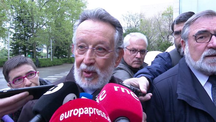 Archivo - El ex primer teniente de alcalde de Valencia, Alfonso Grau, en declaraciones a los medios de comunicación en imagen de archivo
