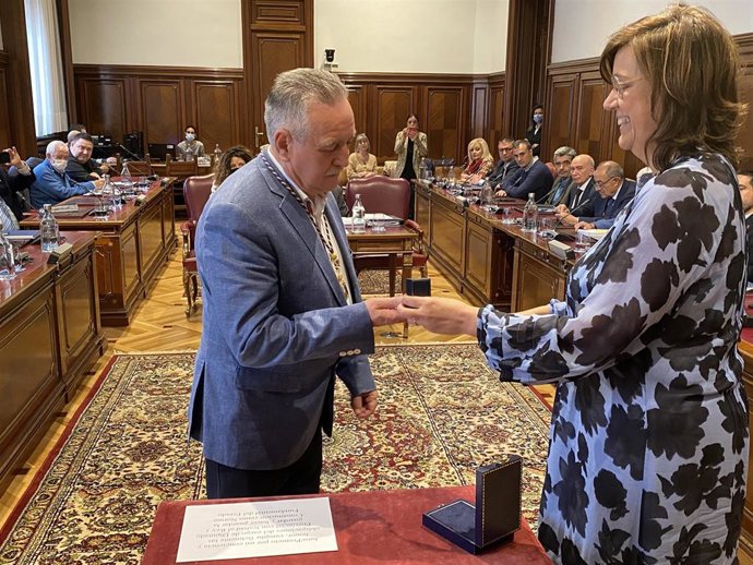 José María López Acero toma posesión de su cargo como diputado provincial tras la renuncia de Nevares.