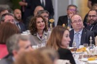 Montero lamenta que el PP opte "una vez más por darle la espalda a España" con su 'no' al plan anticrisis