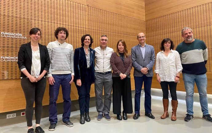 La consejera Gómez con responsables de Basartea, Gure Sustraiak, Universidad de Navarra, Fundación Caja Navarra y Fundación La Caixa