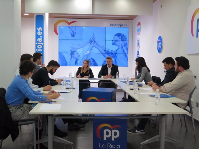 Reunión PP con la portavoz adjunta de PP en la asamblea de Madrid y presidente del PP de Fuenlabrada, Noelia Núñez