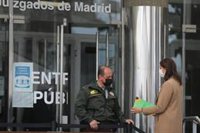 Más Madrid espera que el primo de Almeida comparezca como lo hará la profesora que facilitó el contacto a Luis Medina