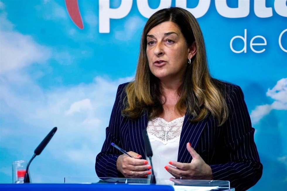 Archivo - La presidenta del PP de Cantabria, María José Sáenz de Buruaga