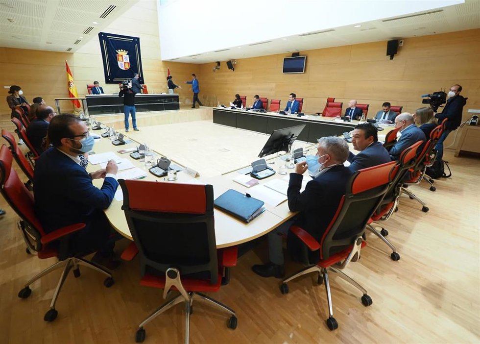 Reunión de la Mesa y Junta de Portavoces.