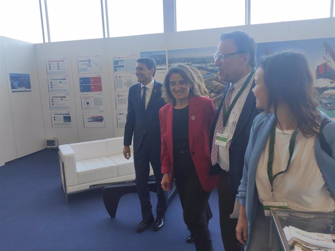 Ribera visita el stand de Zona Franca de Sevilla en Climate Action Sevilla Summit