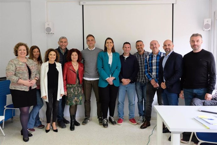 La delegada de Educación y Deporte visita el CEP de Málaga para conocer la Red Andaluza de Dinamización de la Formación Profesional