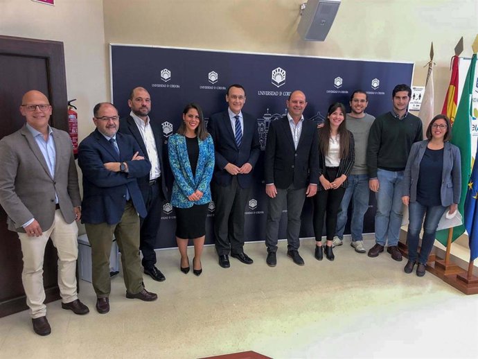 Autoridades en la presentación de los proyectos finalistas de la edición de este año de EmprendeUCO.