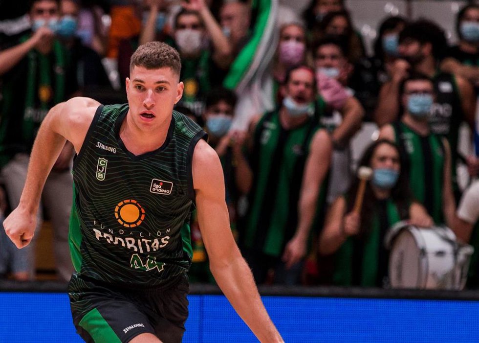 Archivo - Joel Parra of Club Joventut Badalona in action during the ACB Liga Endesa  match between Club Joventut Badalona and Baxi Manresa at Palau Olimpic de Badalona on October 09, 2021 in Badalona, Barcelona, Spain.