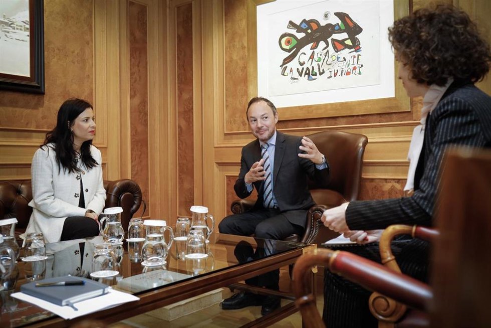 Reunión de la ministra de Asuntos Exteriores, Educación y Deportes de Liechtenstein, Dominique Hasler, con el jefe del Gobierno andorrano, Xavier Espot, y la titular de Asuntos Exteriores de Andorra, Maria Ubach