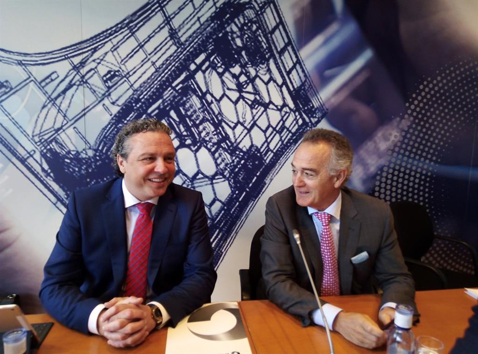 Archivo - Responsables de CIE Automotive