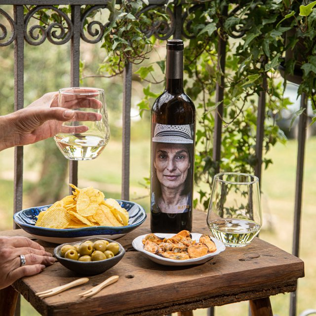 Archivo - Una botella de Matsu La Jefa