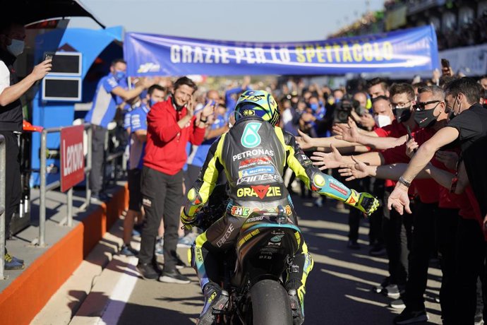 Archivo - Valentino Rossi, del equipo Petronas Yamaha SRT , a su llegada a la meta durante su última carrera., en el Gran Premio Motul de la Comunitat Valenciana 2021 en el Circuit Ricardo Tormo  - Photo Studio Milagro / DPPI