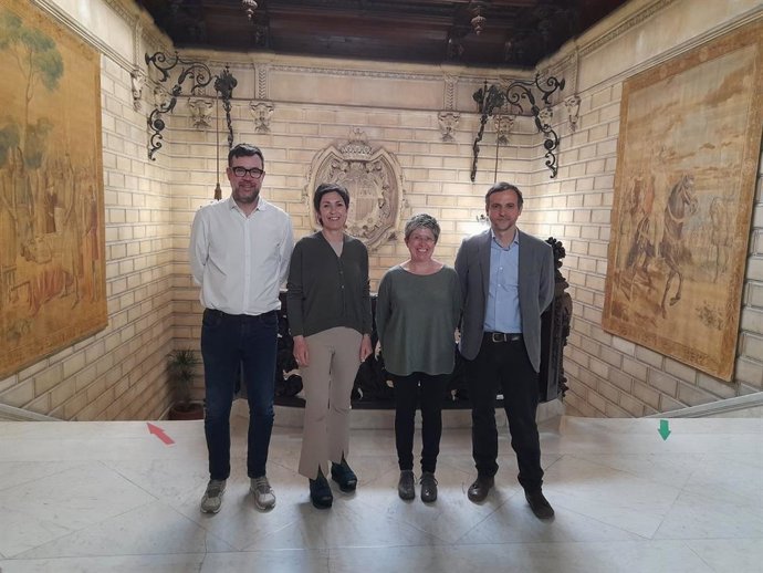 El alcalde de Palma, José Hila, y el regidor de Educación y Política Lingüística, Lloren Carrió.