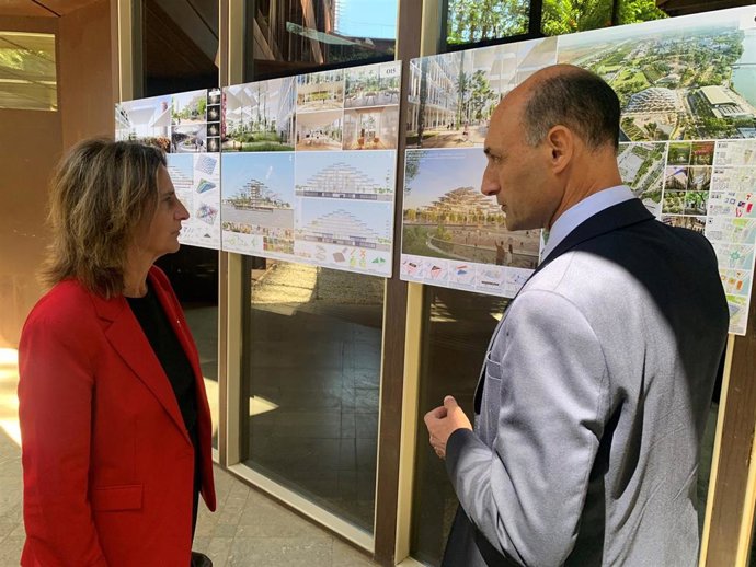 La vicepresidenta tercera del Gobierno de España y ministra para la Transición Ecológica y el Reto Demográfico, Teresa Ribera, visita la sede del JRC de la Comisión Europea en Sevilla.