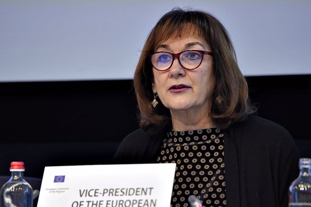 La vicepresidenta de la Comisión Europea para la Democracia y la Demografía, Dubravka uica, durante el 149 plenario Comité Europeo de las Regiones