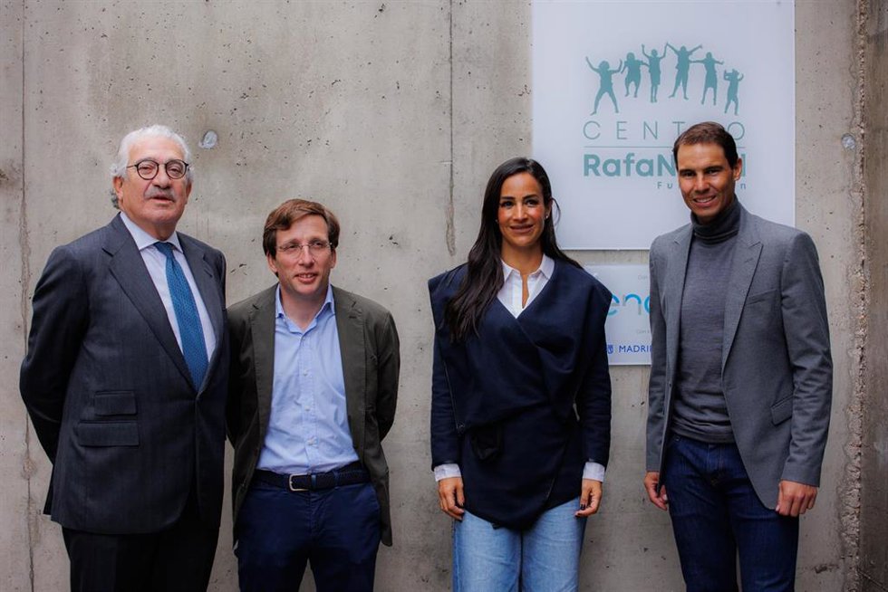 El CEO de Endesa, José Damián Bogas Gálvez; el alcalde de Madrid, José Luis Martínez-Almeida; la vicealcaldesa Begoña Villacís y Rafa Nadal,en la inauguración del Centro de atención a menores en riesgo de vulnerabilidad de la Fundación Rafael Nadal