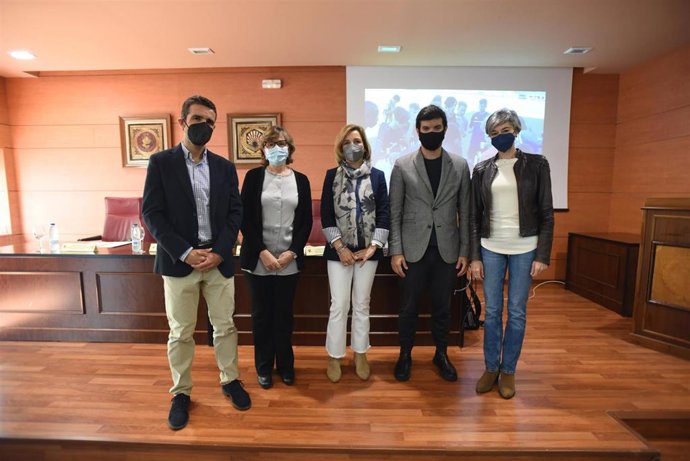 Autoridades en la inauguración de la 'Jornada sobre Extremismo Violento y Deporte'.