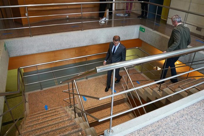 El presidente de la Xunta de Galicia, Alberto Núñez Feijóo, a su llegada para participar en la reunión del Consello.