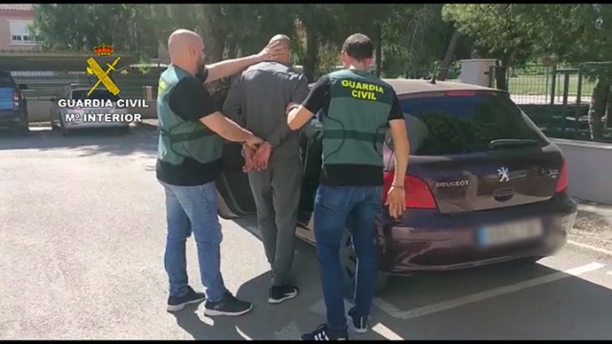 Detenido experimentado delincuente al que atribuyen robos con fuerza en coches de Murcia, Alicante y Albacete