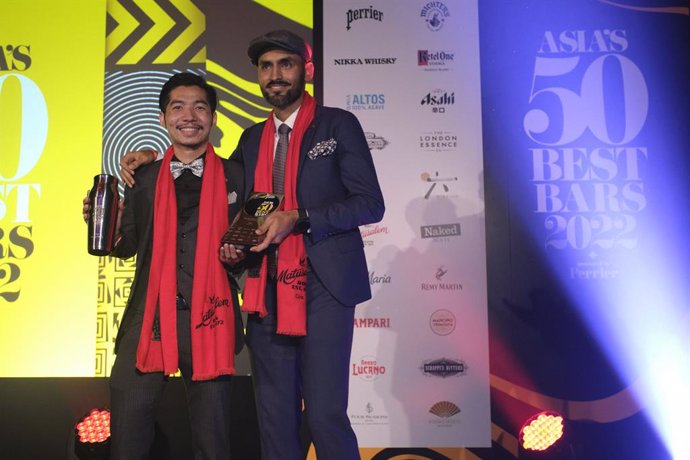 Jay Khan and Lok Cheung from Coa celebrate the bar's No.1 win at the Asias 50 Best Bars 2022 awards ceremony, sponsored by Perrier, live in Bangkok, Thailand