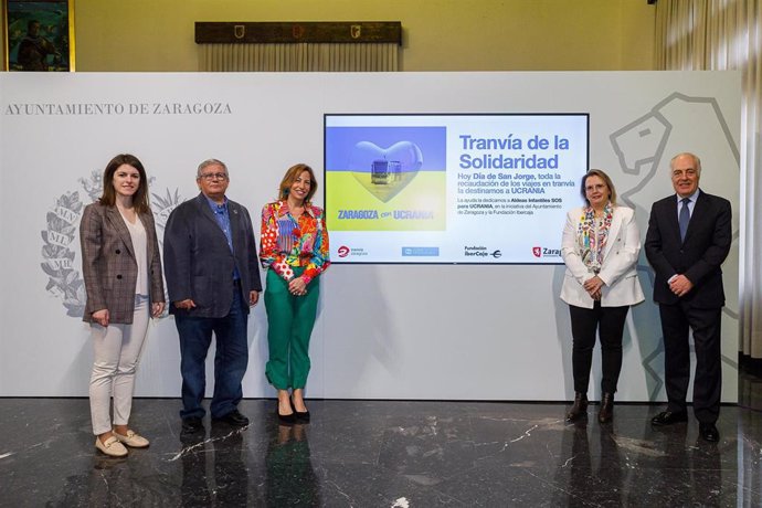 'El Tranvía De La Solidaridad' De Zaragoza Recauda Más De 31.000 Euros Para Ayudar A Los Refugiados Ucranianos