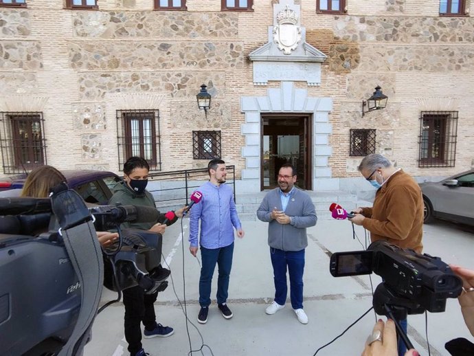 VÍDEO: IU y Podemos reclaman en las Cortes arrancar la reforma estatutaria aunque sea desoyendo al PP y sin consenso