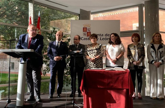 El consejero de Sanidad de la Junta de Castilla y León, Alejandro Vázquez, durante el acto de toma de posesión del nuevo viceconsejero.