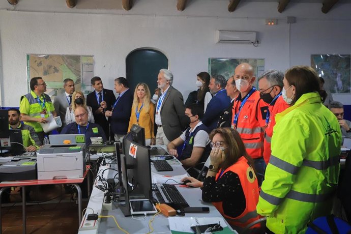 Visita de autoridades a la sala del Centro de Coordinación del Circuito de Jerez.