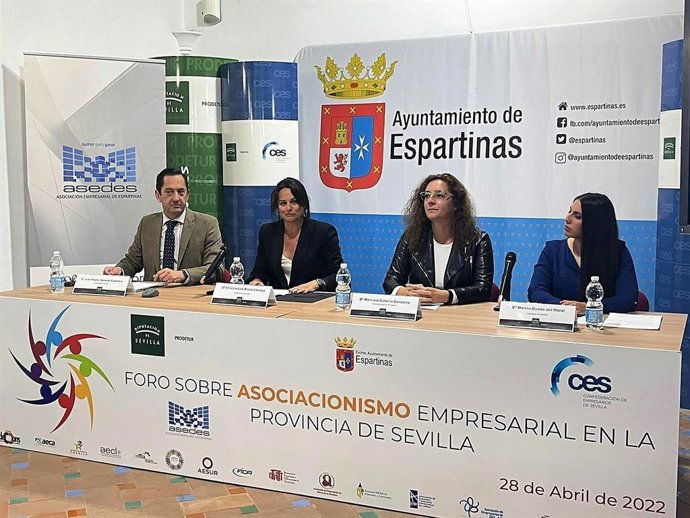 Foro organizado por la Diputación de Sevilla y la Confederación de Empresarios de Sevilla en Espartinas para fomentar el asociacionismo empresarial.