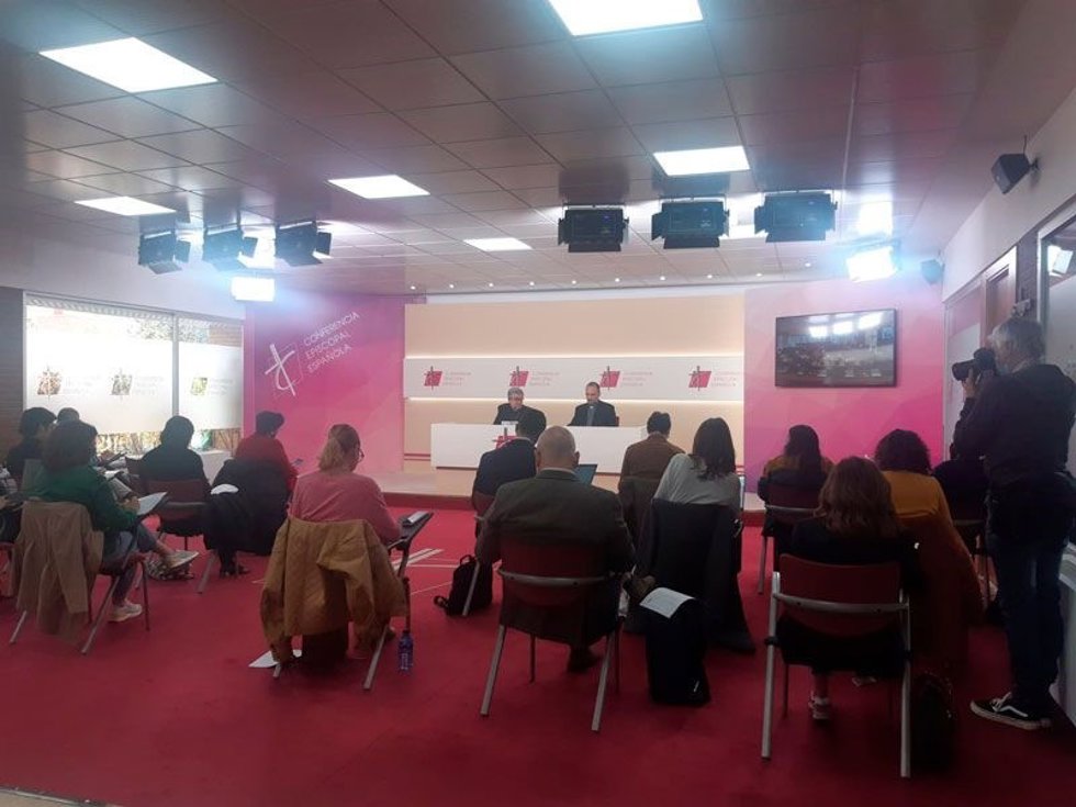 Rueda de prensa del secretario general y portavoz de la CEE, José Luis Argüello, tras la Asamblea Plenaria