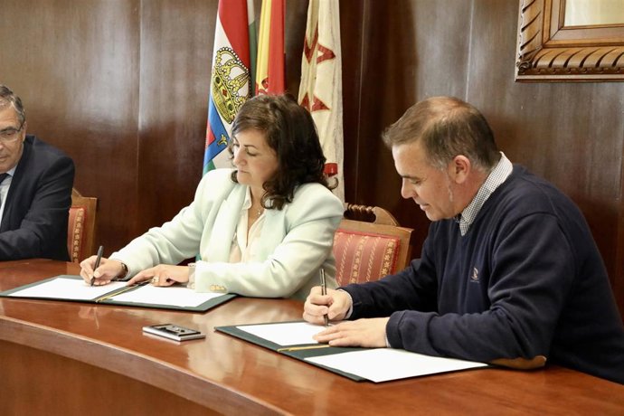 Cenicero y Fuenmayor recibirán 182.000  dentro del convenio de financiación de municipios de más de 2.000 habitantes