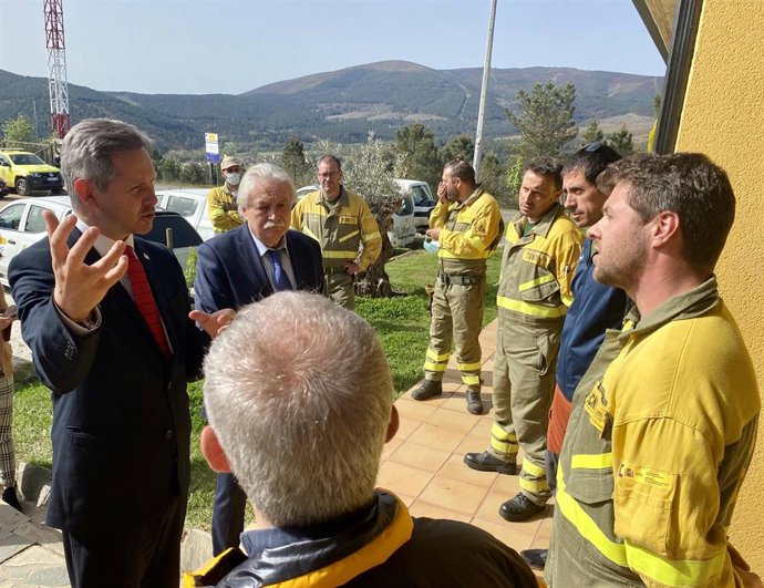 El delgado del Gobierno en Galicia, José Miñones, ha anunciado que el Gobierno destinará 3,8 millones para crear en la localidad ourensana de Laza una de las bases de prevención y extinción de incendios forestales "más avanzadas y modernas" de España
