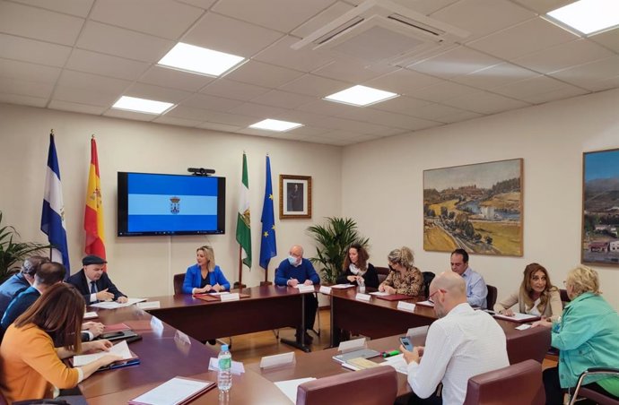 La Junta de Gobierno Local de Alcalá de Guadaíra ha aprobado también la concesión de ayudas de 1.000 euros para 747 autónomos.