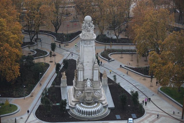 Archivo - Vista general de la nueva Plaza de España, a 22 de noviembre de 2021, en Madrid, (España). La Plaza de España de Madrid muestra este 22 de noviembre su renovada imagen dos años y medio después del comienzo de unas obras que han perfilado un espa