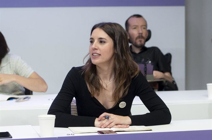 La ministra de Igualdad, Irene Montero, en una reunión del Consejo Ciudadano Estatal de Podemos, en la sede de Podemos, a 29 de abril de 2022, en Madrid (España). Durante el encuentro, el partido ha tratado, entre otros, temas como las próximas eleccion