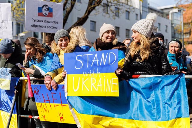 Manifestación de apoyo a Ucrania en Hanover, Alemania. 