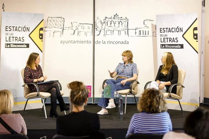 Nuevo encuentro Espacio Violeta en La Rinconada, protagonizado por Mar Gallego y Silvia Hidalgo.