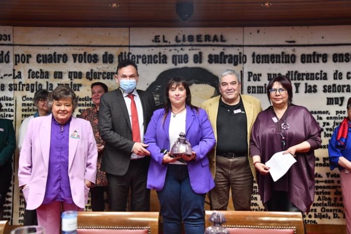 La riojana Cristina Antoñanzas recibe el premio Menina MWW 2022 'Almudena Grandes' por su trabajo por la igualdad
