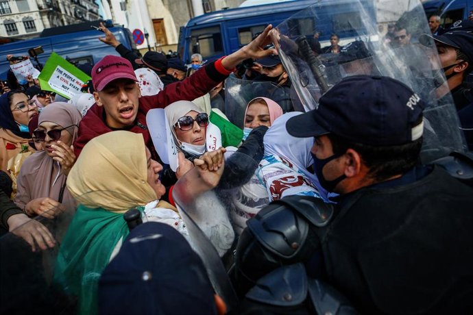 Archivo - Imagen de archivo del movimiento Hirak en Argelia 