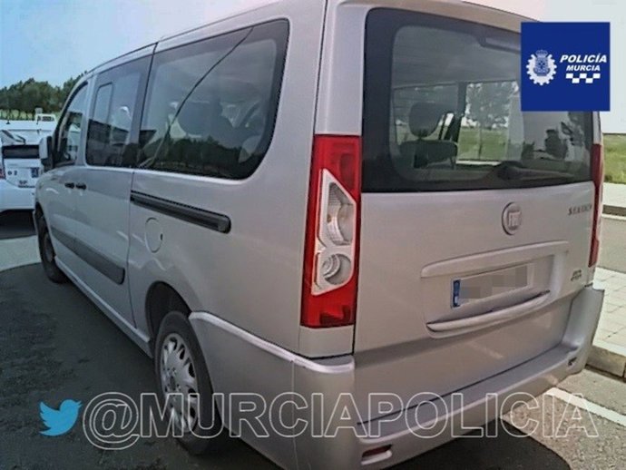 Vehículo que utilizaba como taxi la conductora denunciada