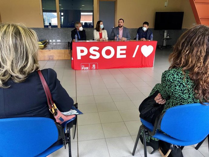 Adrián Barbón en Proaza.